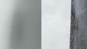 Imágenes de video del humo del incendio de la Torre Trump en Bakú.