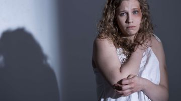 Una de cada 6 mujeres estadounidenses ha sido víctima de intento o una violación perpetrada, de acuerdo con cifras de la Red Nacional de Violación, Abuso e Incesto (RAINN).