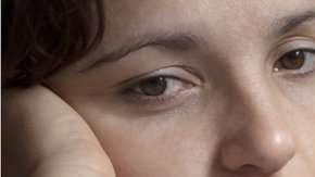 Este trastorno mental reconocido, también llamado trastorno facticio impuesto a otro, fue identificado por primera vez en 1977.