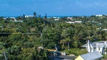 El puente Somerset en las Bermudas es el puente levadizo más estrecho del mundo.
