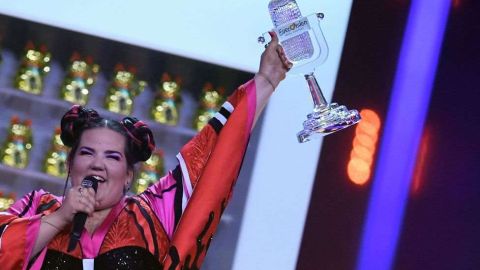 "Toy", quiere "empoderar a todos aquellos que hayan luchado por ser ellos mismos".