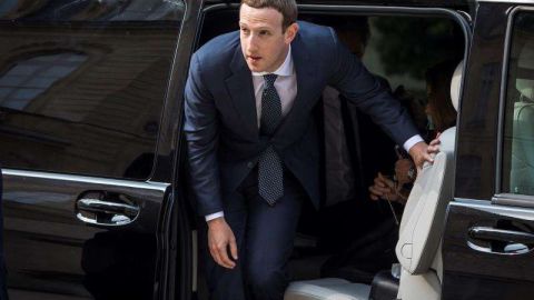 Zuckerberg de nuevo en el ojo del huracán.