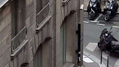 Un hombre atacó con un cuchillo a varias personas en París