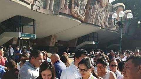 Casas y edificios fueron evacuados.