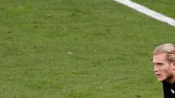 El portero del Liverpool Loris Karius tuvo una pésima noche en la final de la Champions League. (Foto: EFE/EPA/ROBERT GHEMENT)