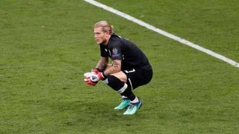 El portero del Liverpool Loris Karius tuvo una pésima noche en la final de la Champions League. (Foto: EFE/EPA/ROBERT GHEMENT)