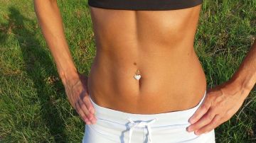 Dieta y abdominales combinados ayudan a perfilar el abdomen.