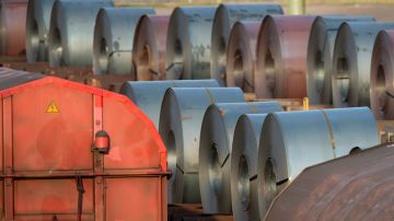 Trenes con producción de acero de ThyssenKrupp en Duisburg, Alemania, uno de los mayores exportadores de este metal a EE UU./Michael Gottschalk/Getty Images