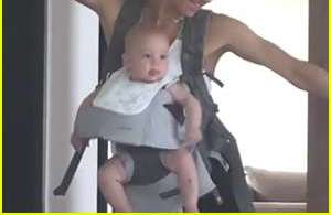 Anna Kournikova baila así con su hija, al ritmo de la música de su marido.