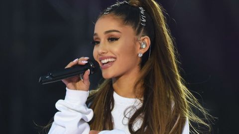 Ariana Grande rompió su relación.