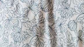 Los bebés prefieren escuchar a otros que a adultos.