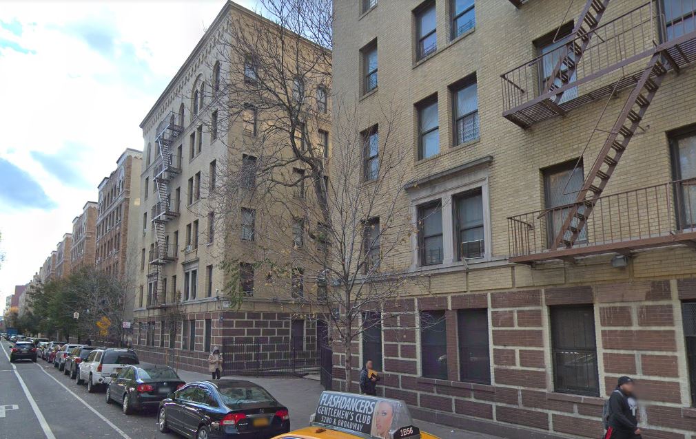 Los vecinos del 751 de la avenida Walton en El Bronx llevan casi un año sin gas en sus cocinas