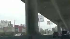 El choque fue grabado desde el interior del Mustang