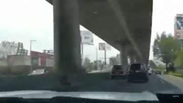 El choque fue grabado desde el interior del Mustang