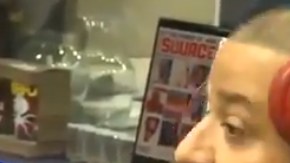 "Creo que la mujer debe alabar al hombre, al rey...”, indicó DJ Khaled en la entrevista.