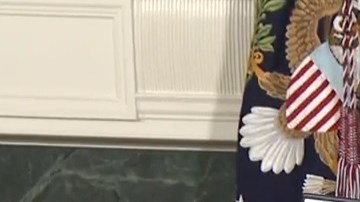 El presidente Trump firmó el memorando de salida de EEUU de acuerdo nuclear sobre Irán.