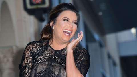 Eva Longoria recibió estrella en el Paseo de la Fama de Hollywood.
