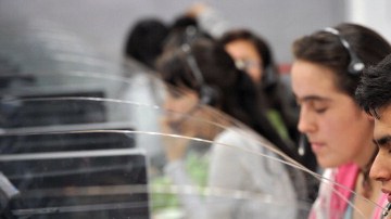 Durbin está introduciendo un proyecto de ley bipartidista que aumentaría la multa para cualquiera que viole las reglas de "no llamar”.