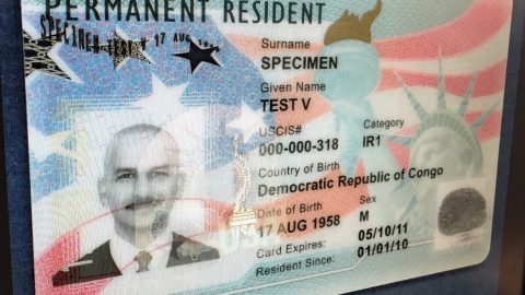 DHS propuso incluir programas de asistencia social como Medicaid y cupones de alimentos en "Carga Pública"