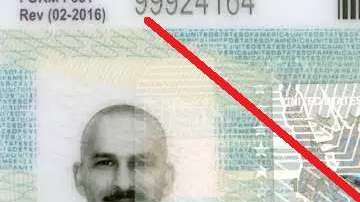 Cometer un crimen de "bajeza moral" en un plazo de 5 a 10 años luego de obtener su Green Card lo despoja de su estatus migratorio