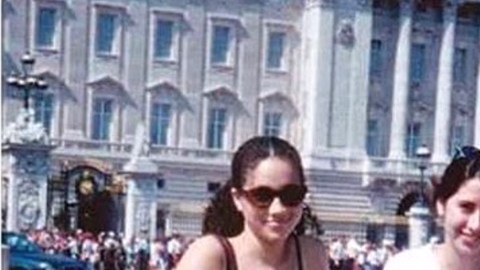 Frente al palacio real en Inglaterra.