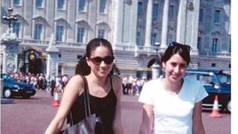 Frente al palacio real en Inglaterra.