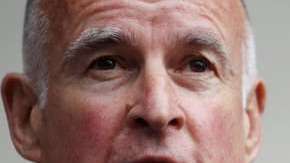 "En California no estamos limitados por la política de Washington", afirma Brown.