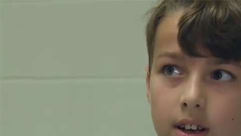 Brecken Hayes  donó sus ahorros a un comedor social.