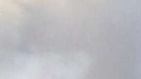 Una nueva grieta arroja lava y gases en Hawaii.