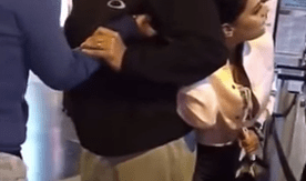 Mujer sorprende a su marido siéndole infiel.