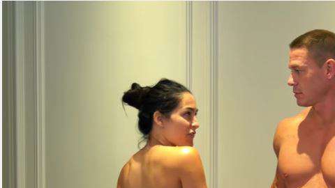 Nikki Bella y John Cena posaron desnudos para un video.