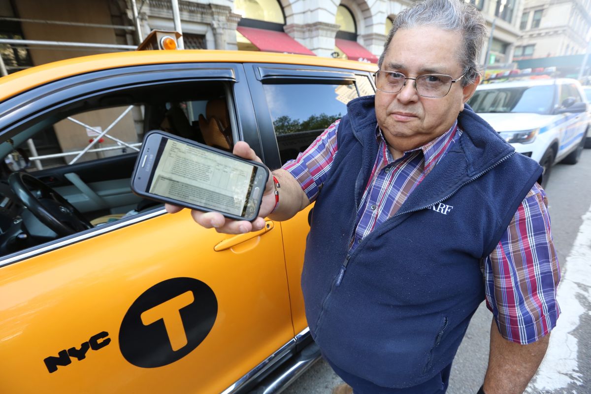 Taxista Robert Calero, 69, con muchas multas de TLC.