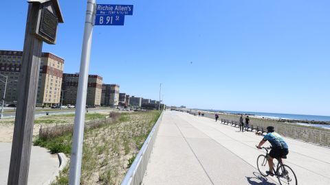 Partes de las playa de Far Rockaway cerraran en Memorial Day.