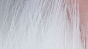 Una manicura de uñas diferente.