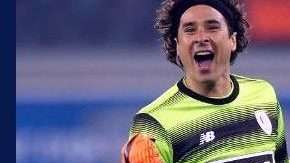Guillermo Ochoa podría ser campeón en la Jupiler League belga.