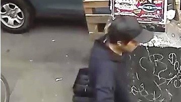 El sospechoso fue captado por una cámara de seguridad