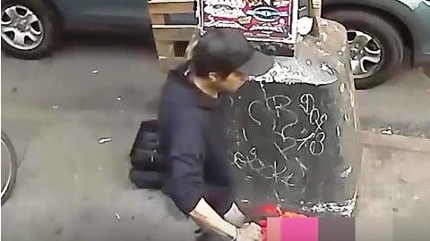 El sospechoso fue captado por una cámara de seguridad