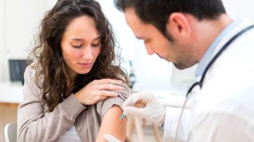 Las razones para vacunarse en la vida adulta pueden responder a la edad, condición laboral, de salud o alguna etapa de mayor vulnerabilidad.