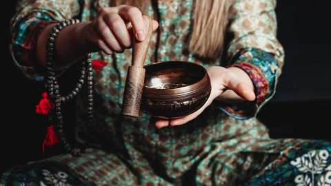Existen distintos tipos de mantras, enfocados en invocar diferentes cosas.