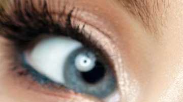 Los delineadores de colores están a la orden del día.