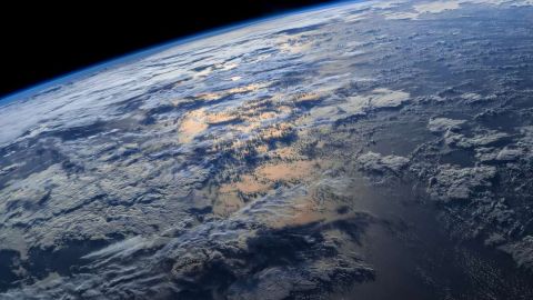EarthTime te puede llevar a cualquier rincón de la Tierra para conocer el deterioro que sufre nuestro planeta día con día.
