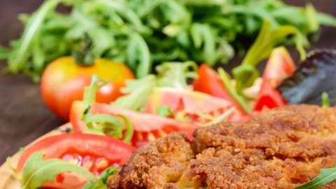 El 3 de mayo se celebra en muchas partes del mundo el Día de la milanesa.