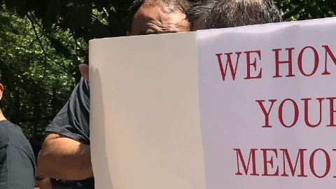Los taxistas han protestado tras la muerte de sus colegas