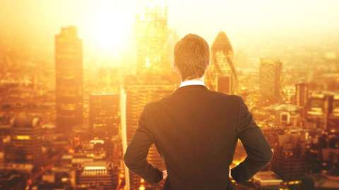 El sueldo medio de los directores ejecutivos de las grandes empresas es de $12,100 millones anuales.