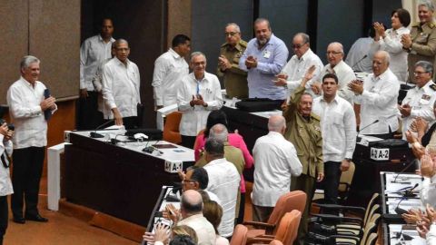 Raúl Castro presidirá la comisión para evaluar las reformas constitucionales.