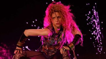 Shakira regresó a los escenarios tras posponer su gira.