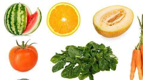 Se recomienda consumir al menos cinco raciones de frutas y verduras al día.