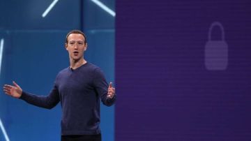 Mark Zuckerberg ha tenido que dar explicaciones sobre Facebook.