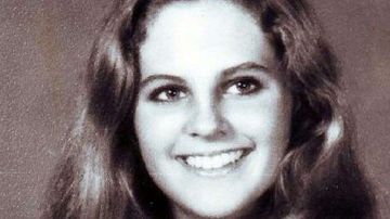 Angela Samota fue encontrada en su habitación, sin vida, una noche de 1984.