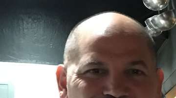 Eduardo García en la cocina de su restaurante Máximo Bistrot.